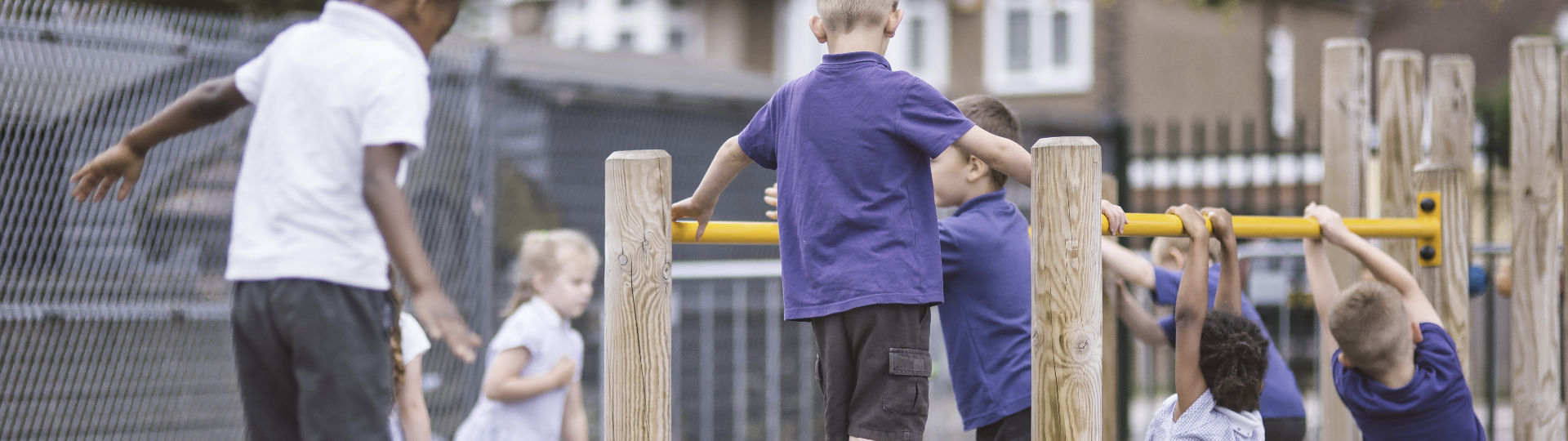 Heathfield Infant School. Outside.